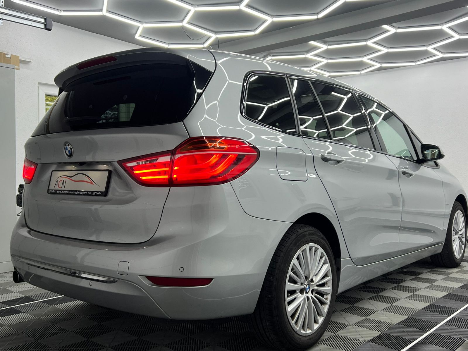 Fahrzeugabbildung BMW 218 d Gran Tourer LUXURY Line/PANO/LED/7-SITZER