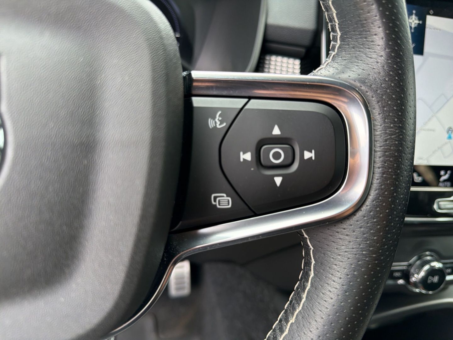 Volvo XC40 R Design Recharge AHK Navi Leder Digitales foto 25