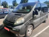 Opel Vivaro 6 Sitzer mit Anhängerkupplung ... - gebrauchte Opel Vivaro aus dem Jahr 2004