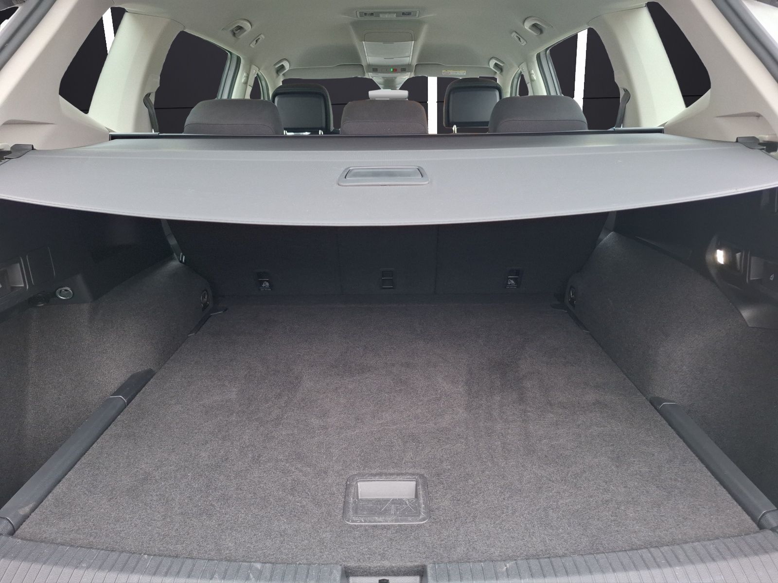 Fahrzeugabbildung Volkswagen Tiguan Allspace TDI Life DSG 4M LED Navi AID ACC