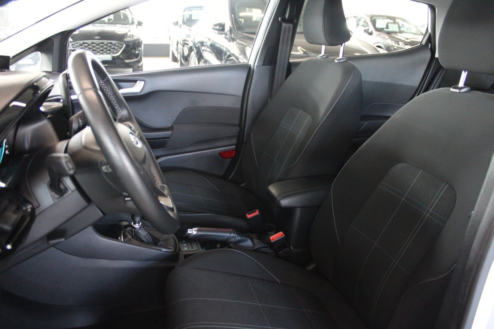 Fahrzeugabbildung Ford Fiesta 1,5 TDCi Cool & Connect 5-trg NAVI LED