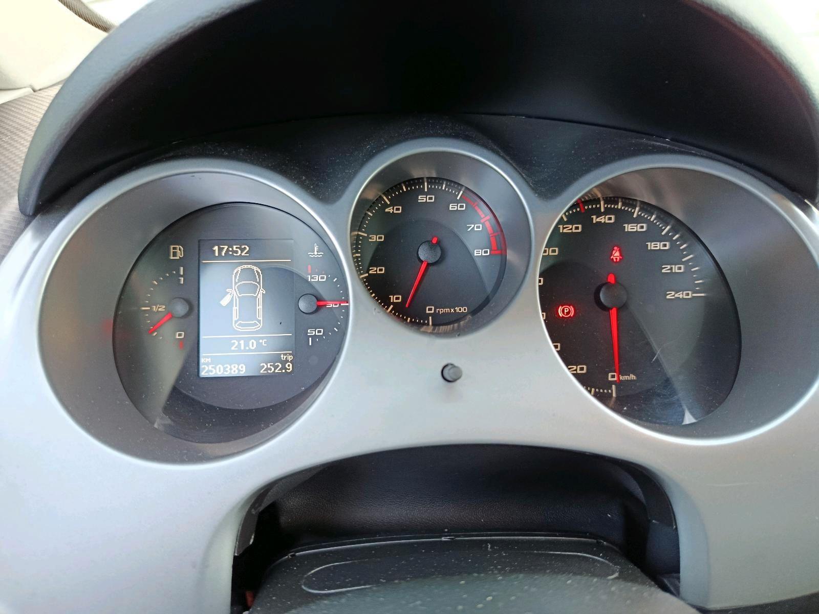 Seat Altea XL 2011 — photo 9