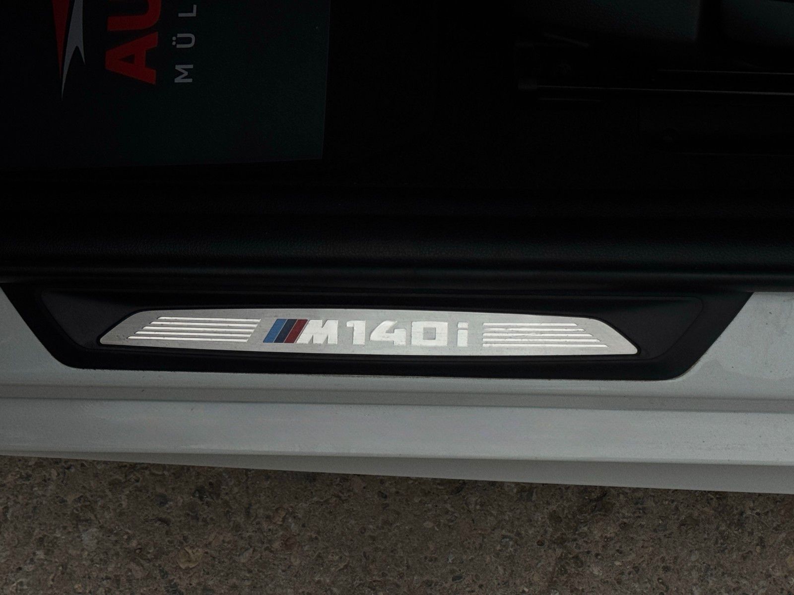 Fahrzeugabbildung BMW M140i Aero REMUS HIFI PDC KZG Keyless Alcantara