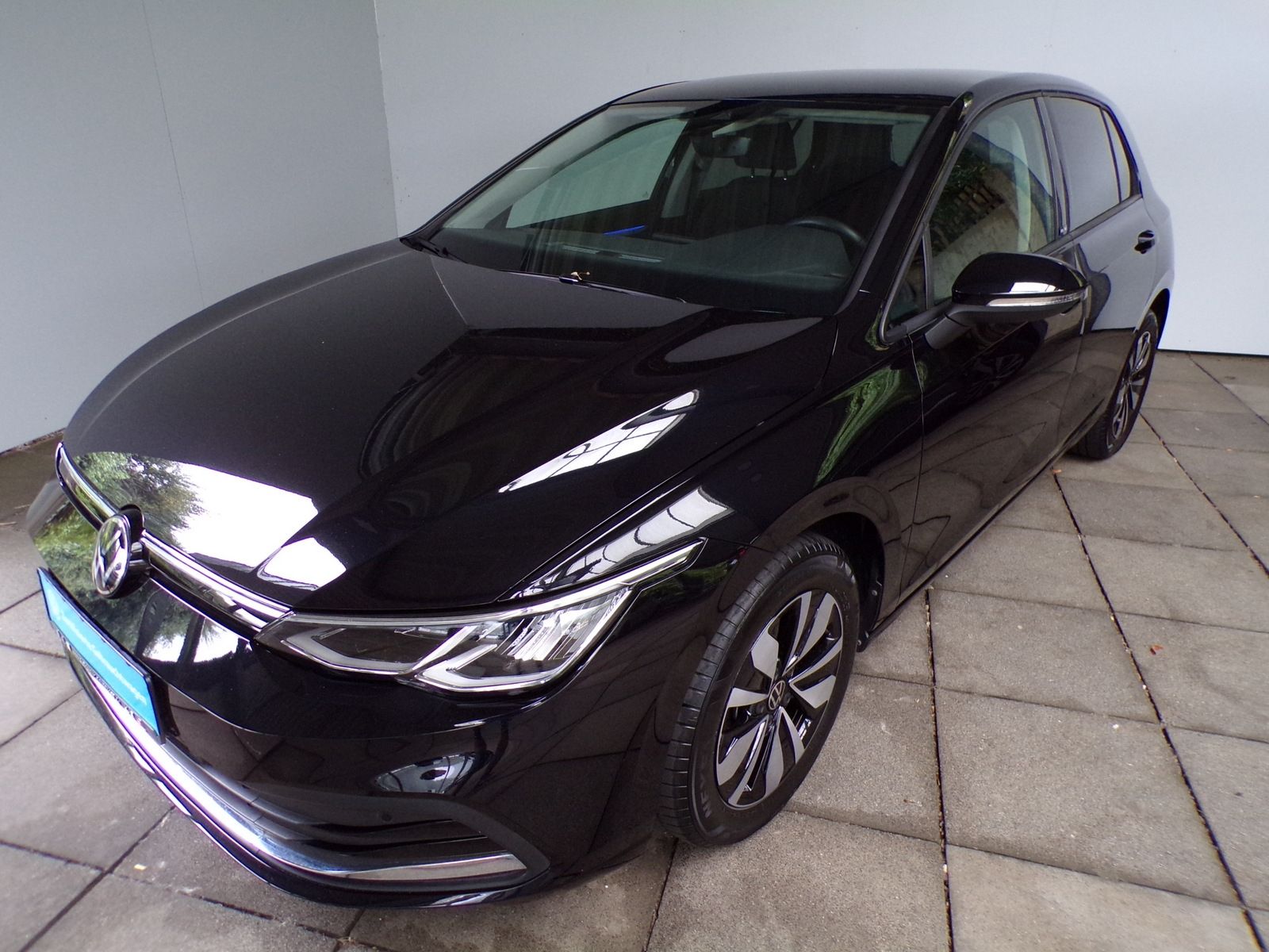 Volkswagen GOLF VIII 1.5 TSI MOVE NAVI LED'S AHK APP foto 3