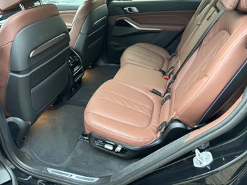 BMW X7 - 10