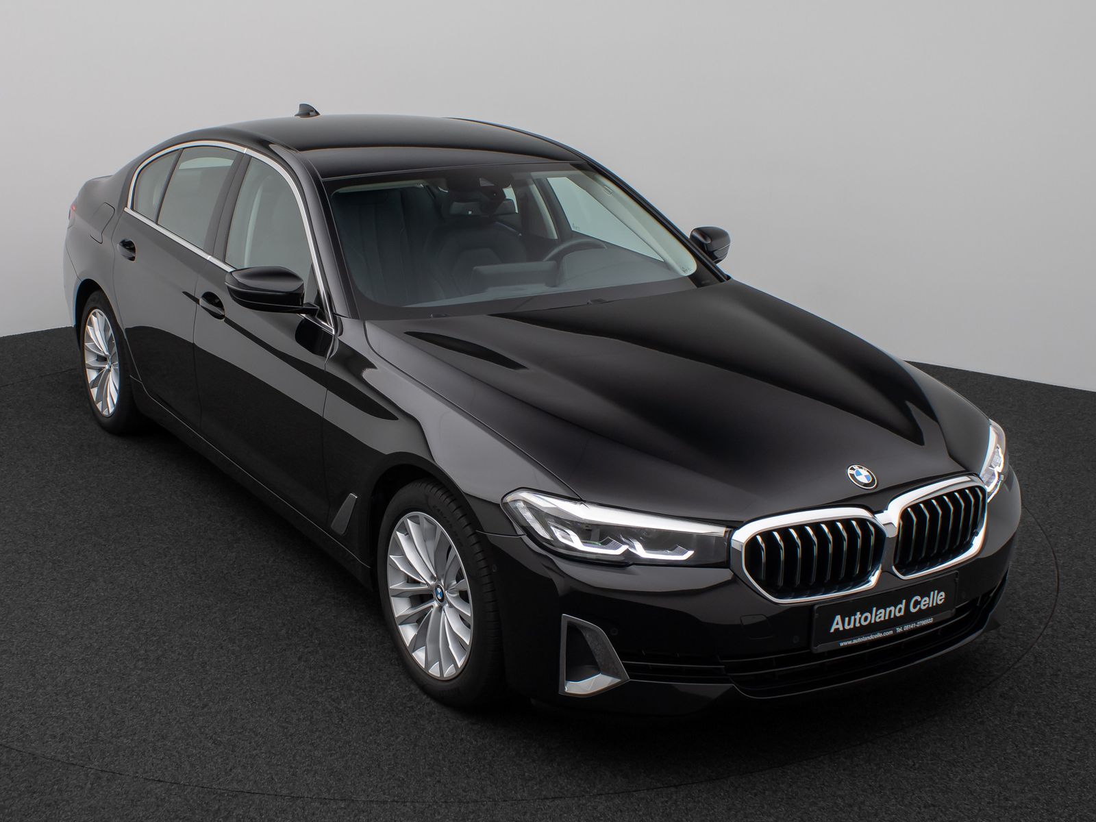 Fahrzeugabbildung BMW 520d Luxury Line Kamera DAB 4xKlima AHK Sport