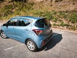 Hyundai i10 1.2 Trend  8 Fach auf Stahlfelge bereift - Hyundai i10: Blau