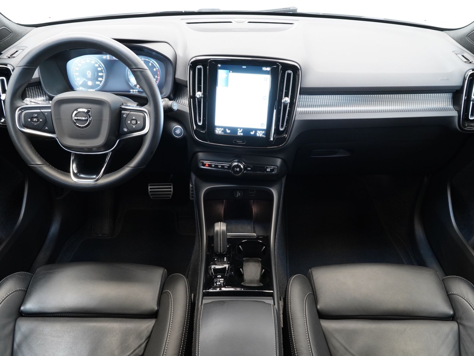 Fahrzeugabbildung Volvo XC40 B4 B R Design LED/NAVI/ACC/LEDER/360°