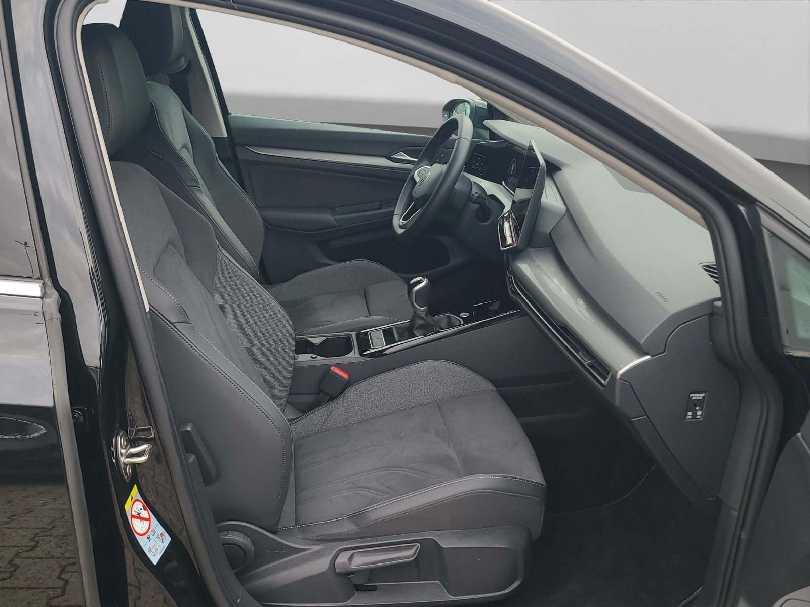 Volkswagen Golf 1.5 TSI STYLE NAVI HuD behMFL foto 4