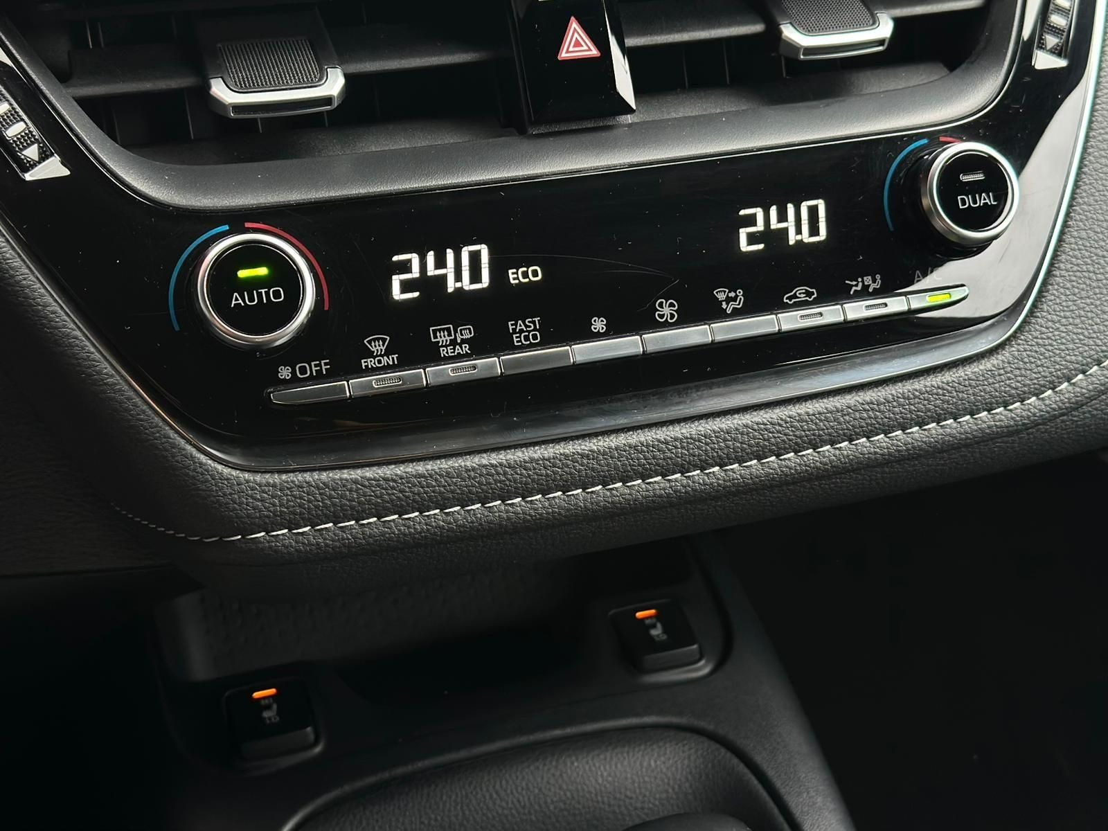 TOYOTA Corolla 1.8 HYBRID BUSINESS EDITION* LED#SHZ#LH - Image 13