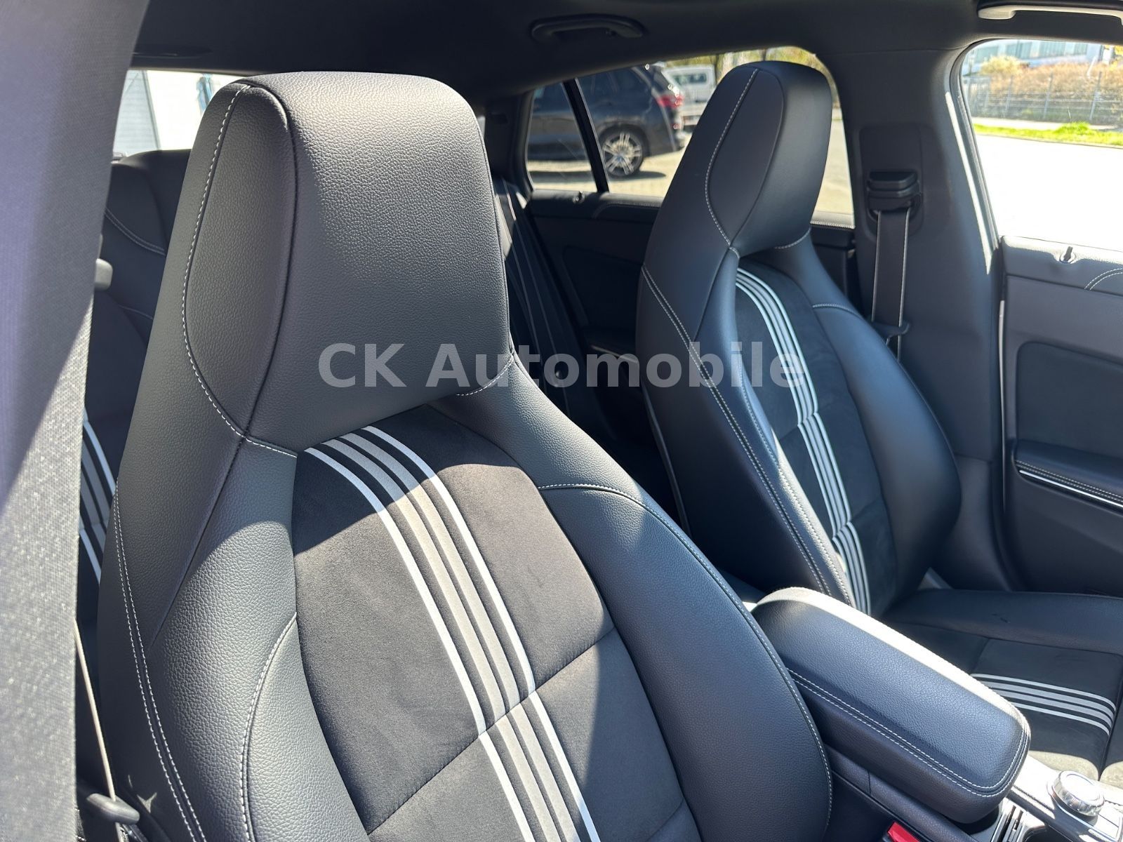 Fahrzeugabbildung Mercedes-Benz CLA220d Shooting Brake Peak Edition/Navi/LED/Kam