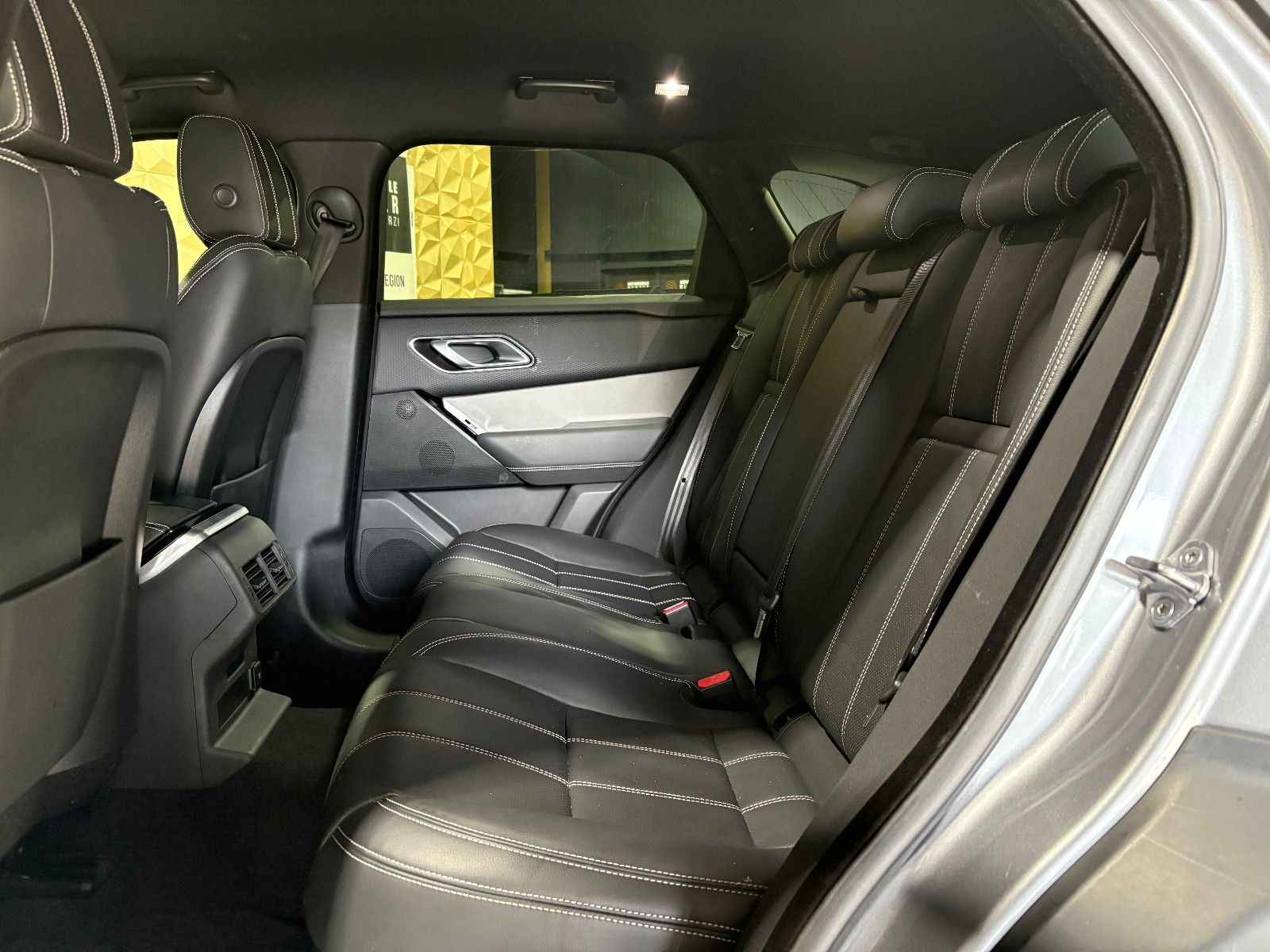 Fahrzeugabbildung Land Rover Range Rover Velar/360*KAM/LED/APPLE/LEDER/