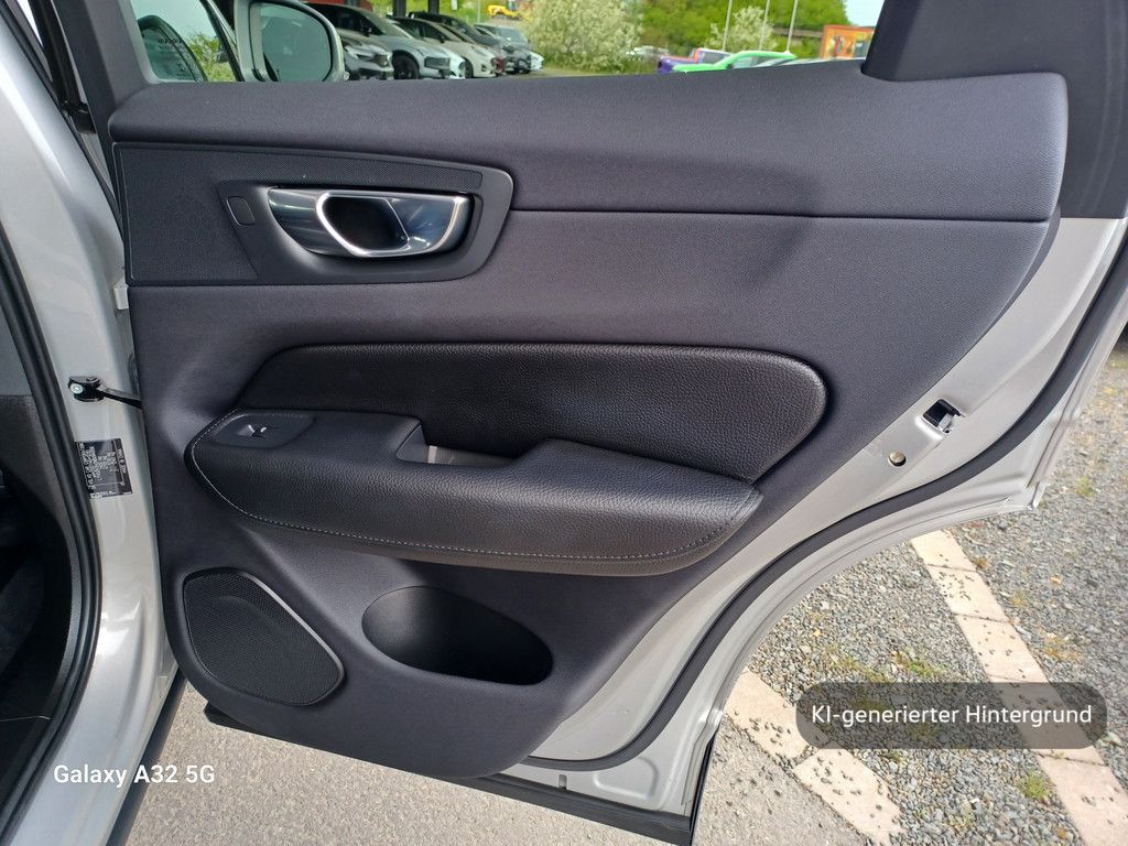Volvo XC60 B4 Autom.°Momentum Pro°Leder°360°Cam° KI-be foto 8