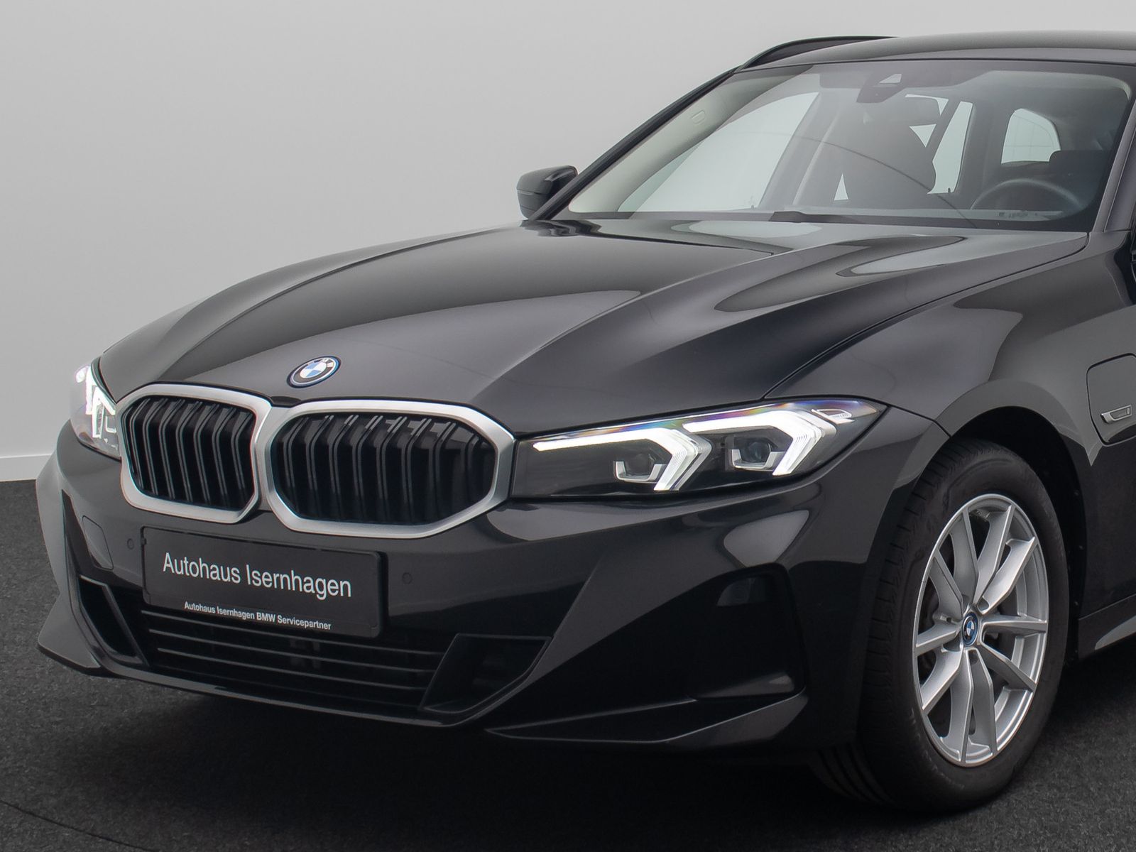 Fahrzeugabbildung BMW 320e  DAB CockPitPlus PDC WidscreenDisplay LED