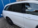 Mercedes-Benz E 300 de T m. Original AT-Motor + Garantie - Hybrid (Diesel/Elektro): Weiß