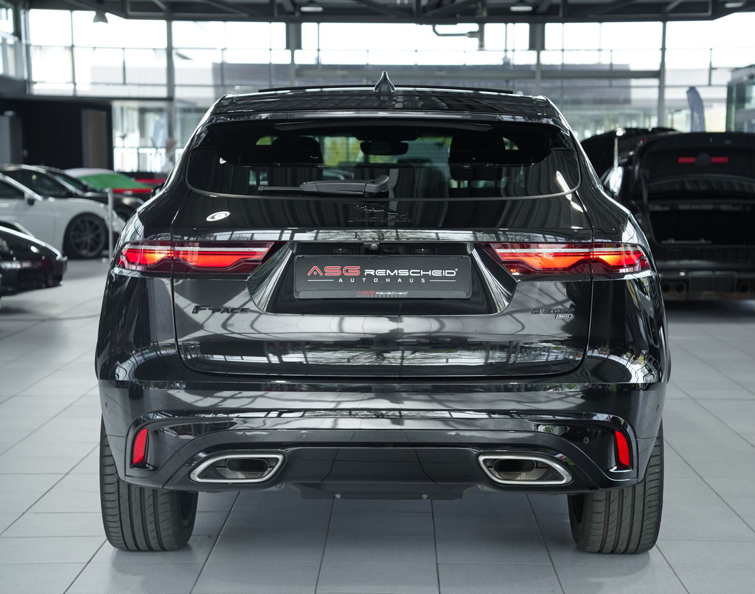 Jaguar F Pace