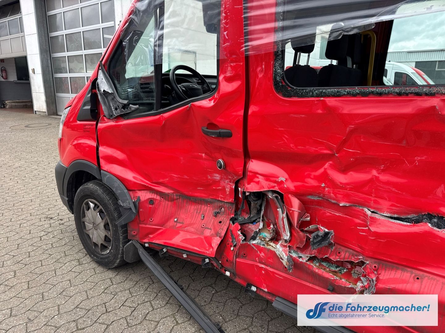 Fahrzeugabbildung Ford Transit Kombi 350 L3 Trend *TOTALSCHADEN *9058