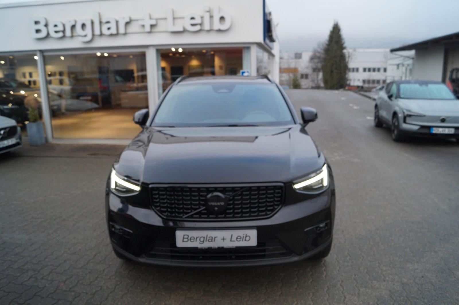 Volvo XC40 B3 Benzin 2WD Black Edit.DKG/AHK/Stndh/Pano