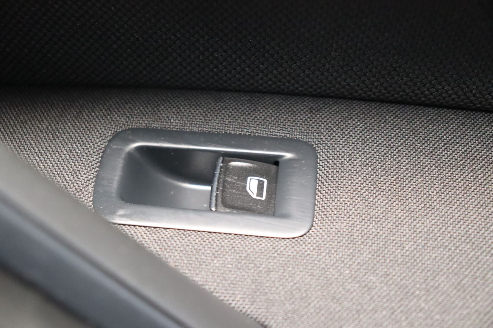 Fahrzeugabbildung Volkswagen Golf 2.0 TSI GTI * Standheizung * PDC