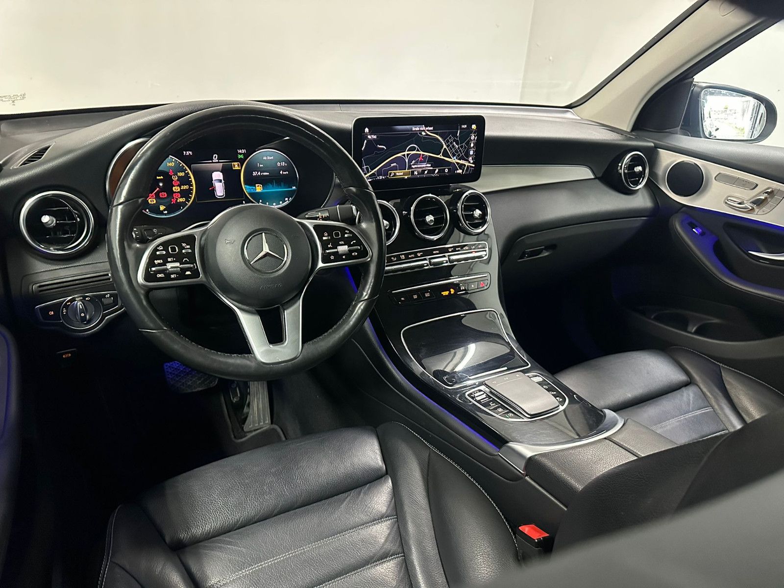 Fahrzeugabbildung Mercedes-Benz GLC 220 d 4MATIC Autom *DISTRO*AHK*360*NAVI*PANO