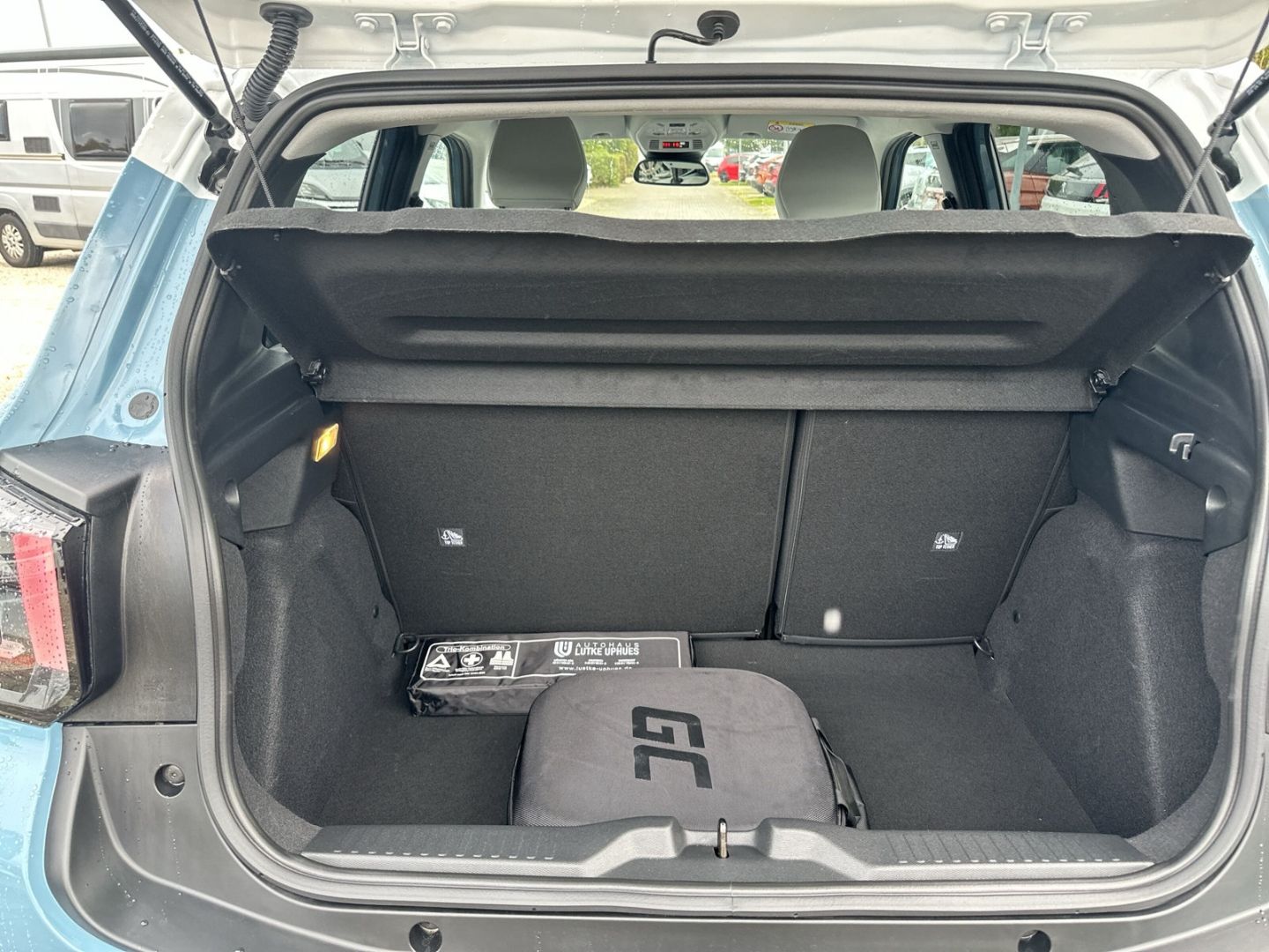 Fahrzeugabbildung Citroën C3 MAX Elektro 113 Navi CarPlay SHZ Temp.