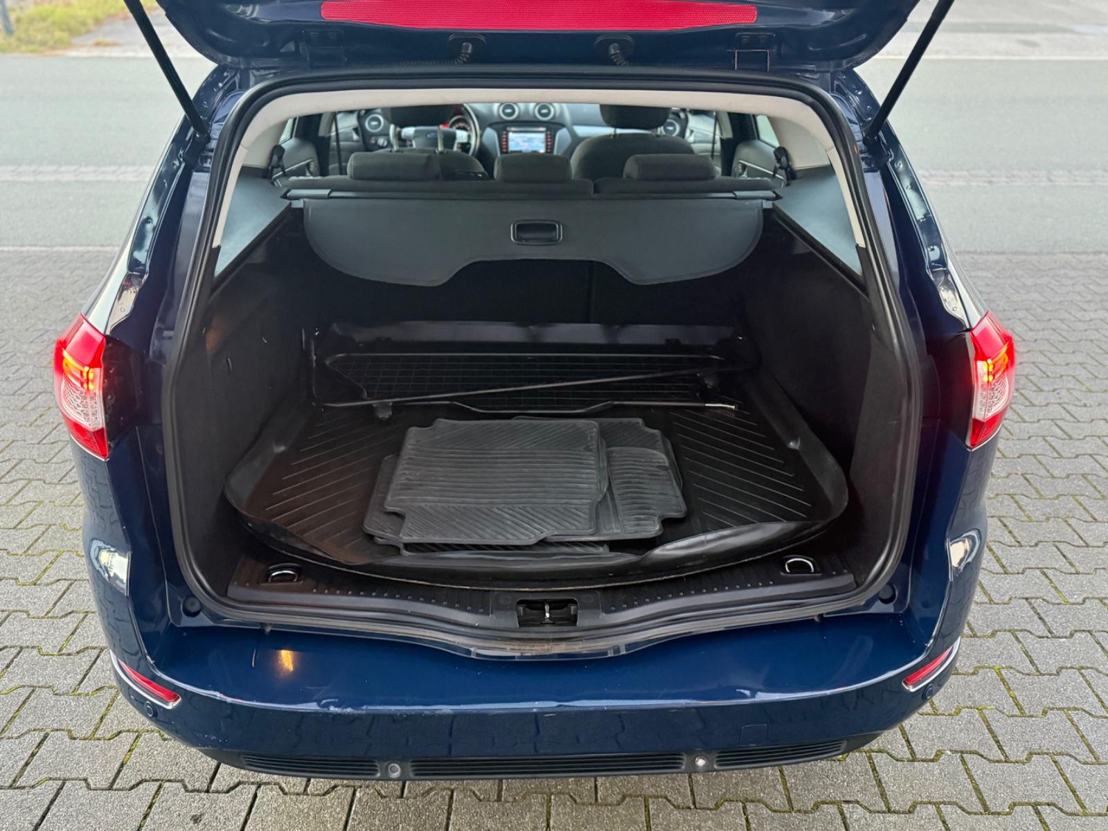 Ford Mondeo 2011 — photo 14