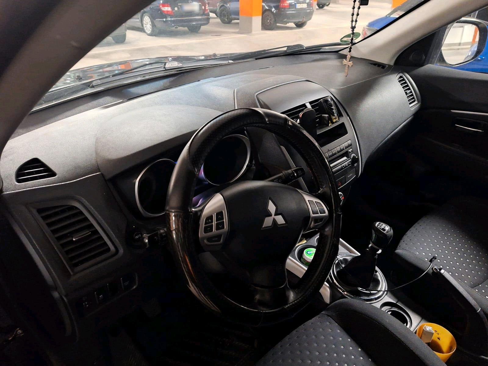 Mitsubishi ASX 2011 — photo 8