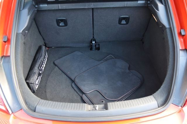 Fahrzeugabbildung Volkswagen Beetle Club BMT KLIMAAUTOM NAVI SITZHEIZUNG PDC