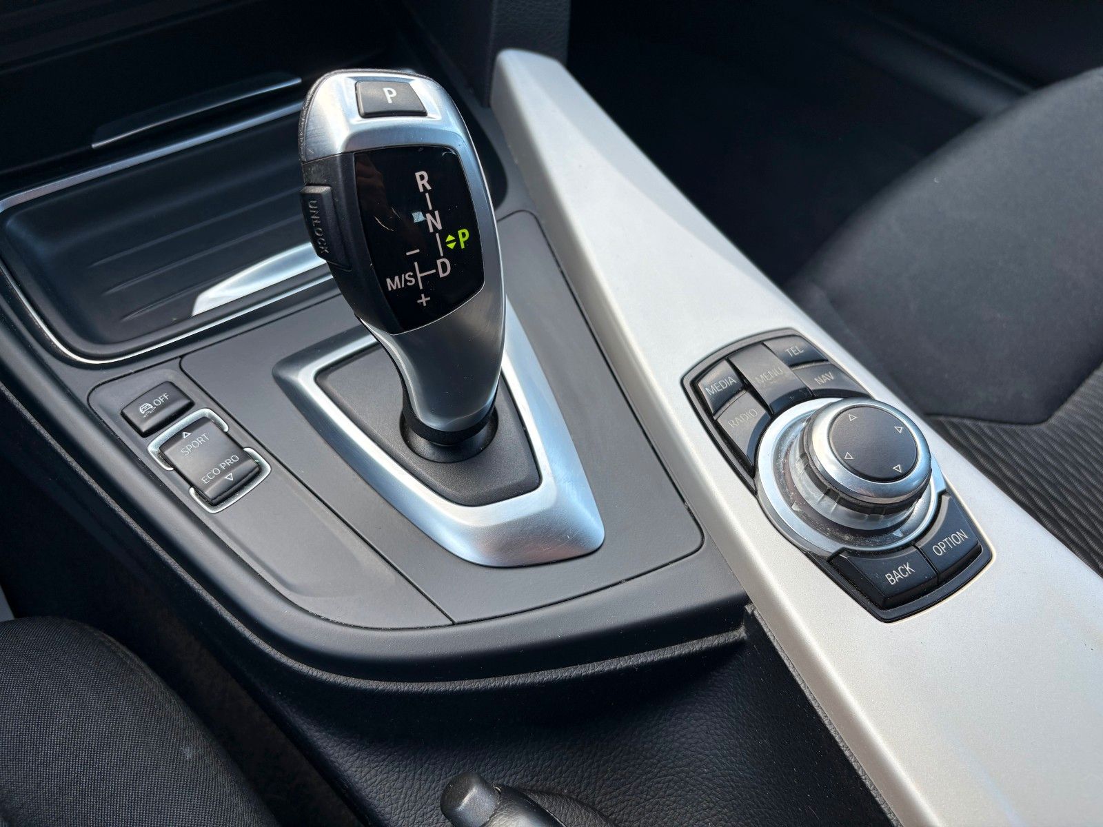 Fahrzeugabbildung BMW 320d Tour. Navi PDC 18"LMR 1.HAND Klimaautomatik