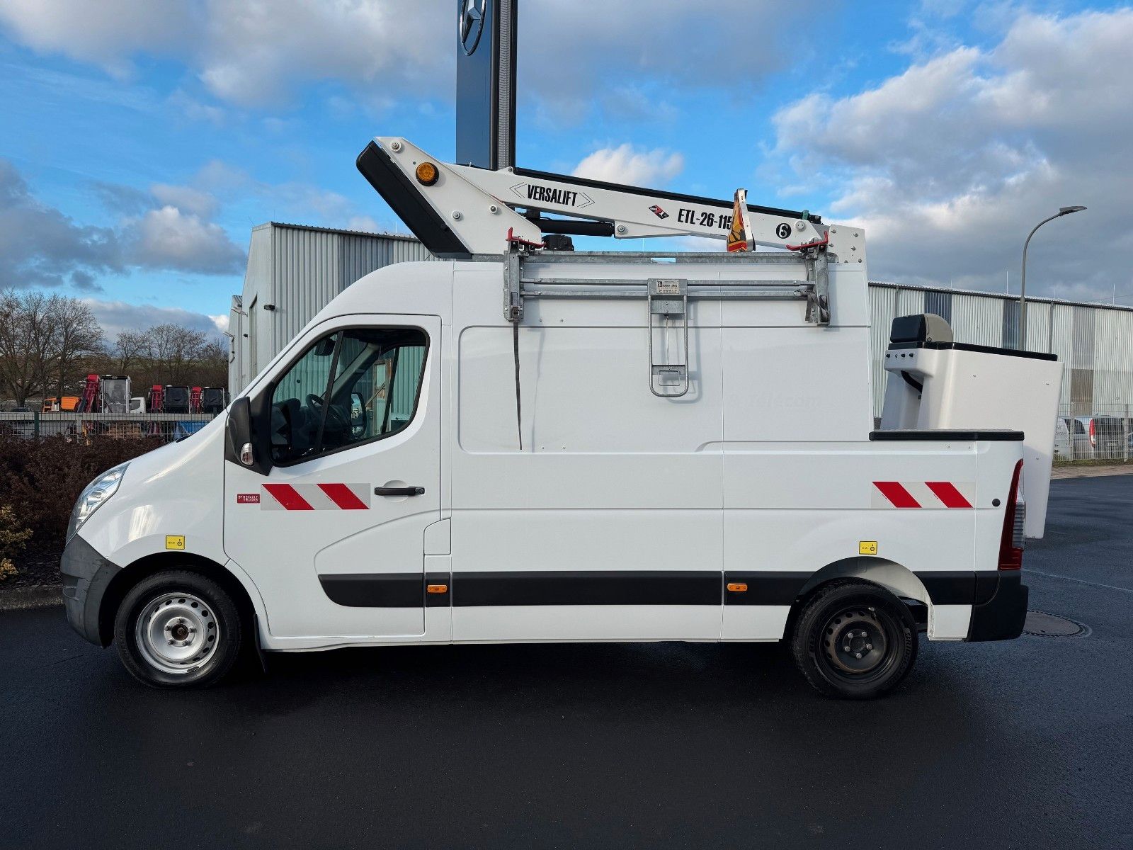 Fahrzeugabbildung Renault Master 2.3 dCi / VERSALIFT ETL-26, 11,3m