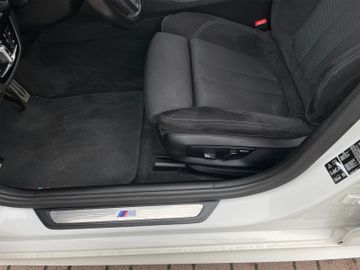 BMW 520d Touring xDrive M Sport*LED*AHK*Automatik