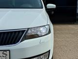 Skoda Rapid Spaceback*1.2*PANO*C.P*DAB*PDC*SHZ - Skoda Rapid mit Benzin-Antrieb: Kombi, Schaltgetriebe