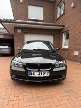 BMW E90 320i - BMW 320: 320i E90