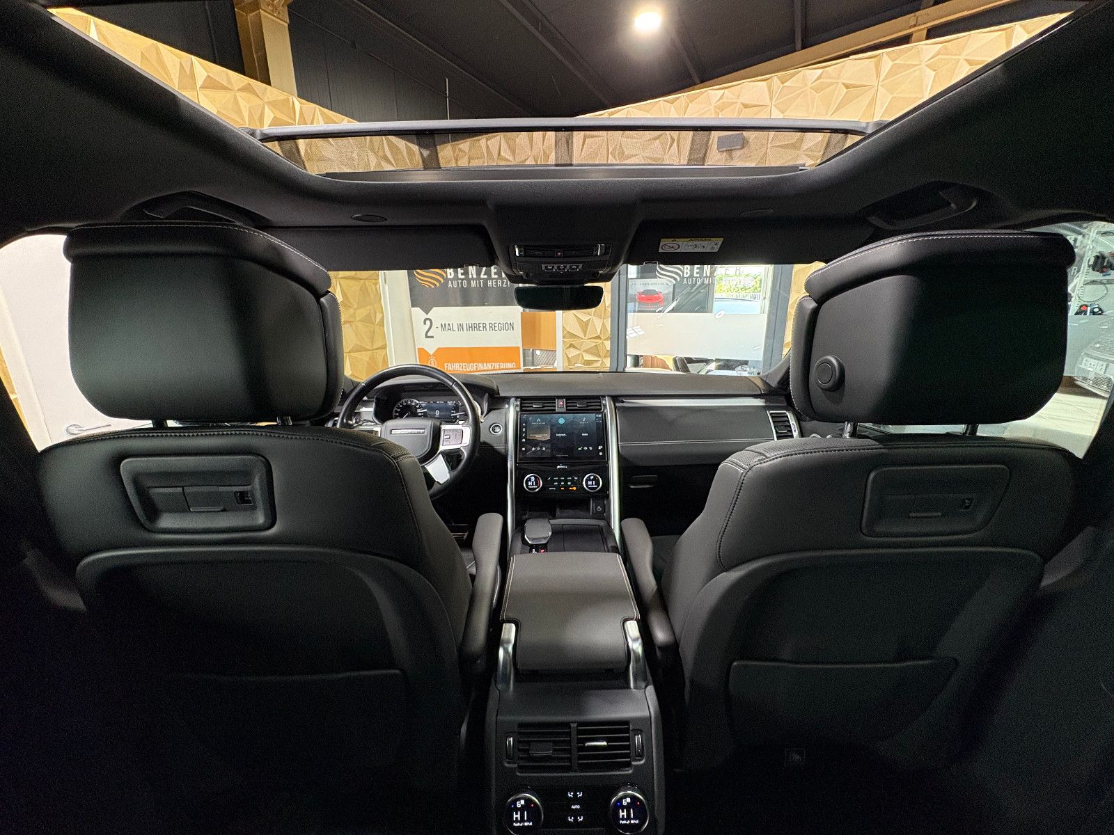 Fahrzeugabbildung Land Rover Discovery 5 R-Dynamic HSE D250 c AWD/PANO/MEMORY