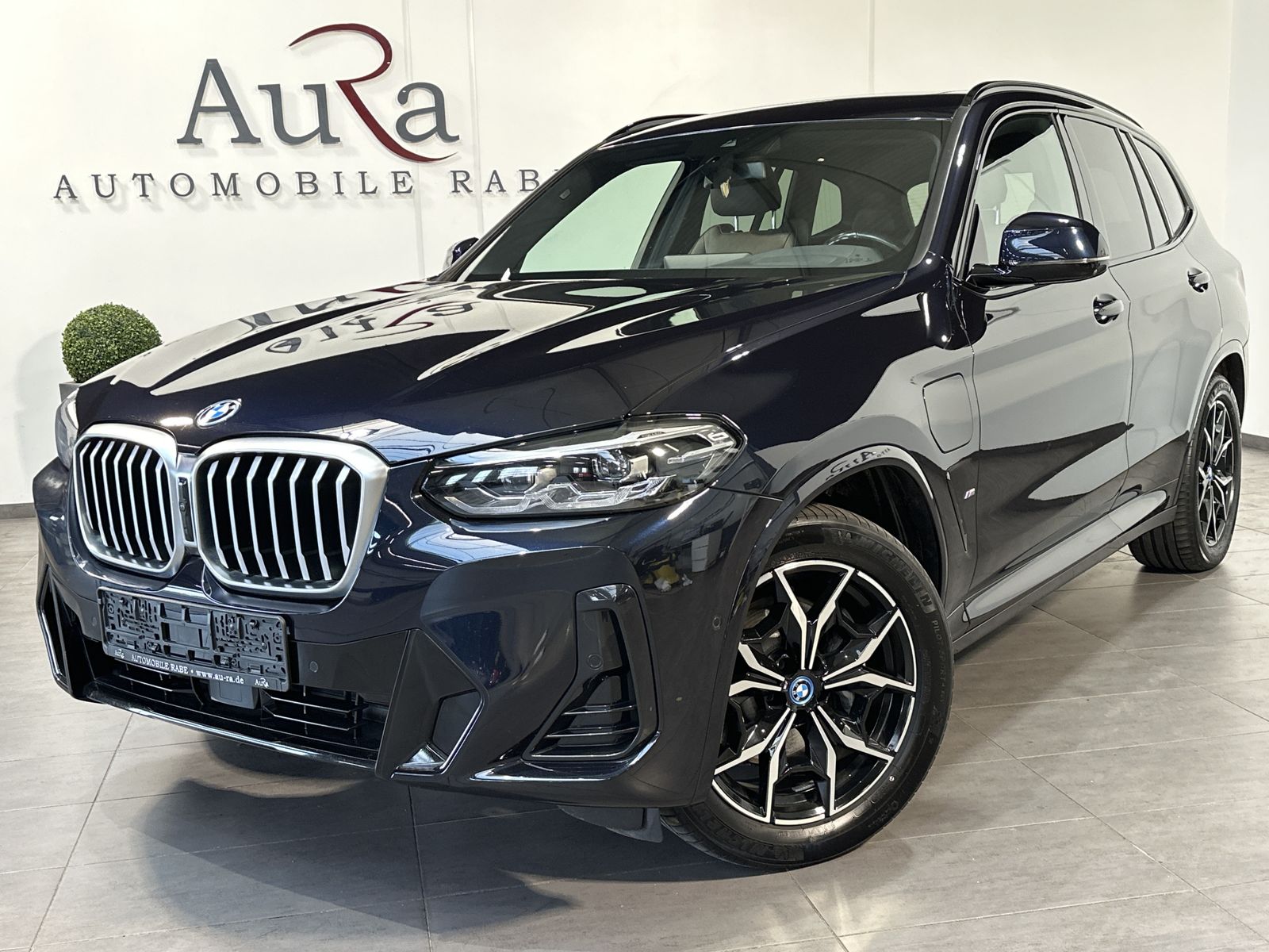 Fahrzeugabbildung BMW X3 xDrive30e M-Sport NAV+LED+360°+AHK+PANO+HEADU