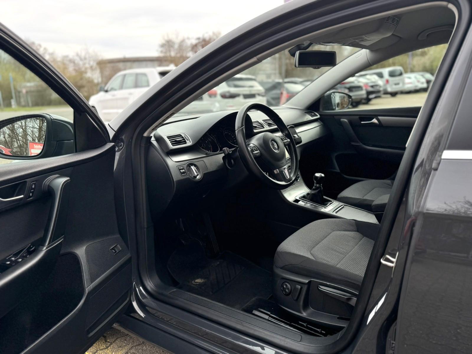 Volkswagen Passat 2012 — photo 10