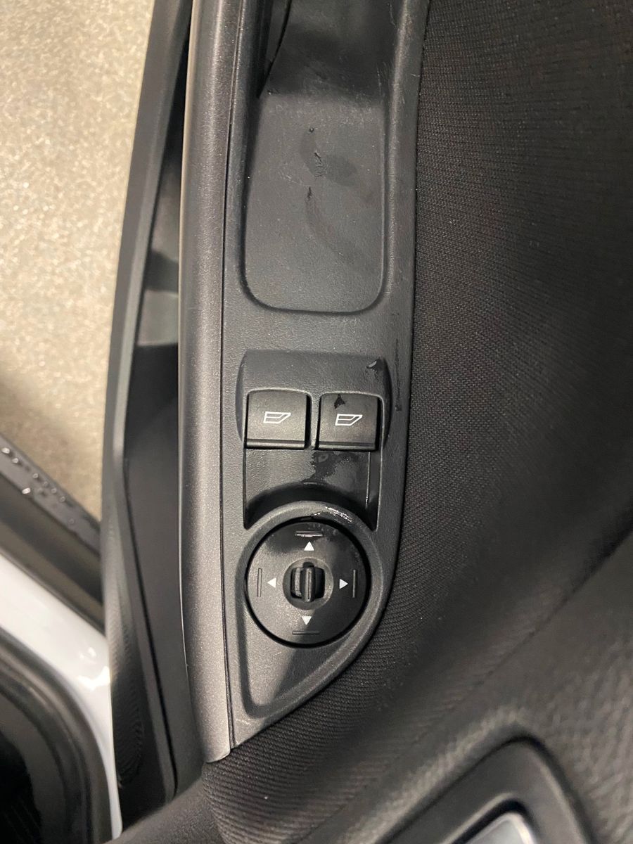 Fahrzeugabbildung Ford Focus 1.0 EcoBoost Business Turnier+NAVI+PDC+ALU