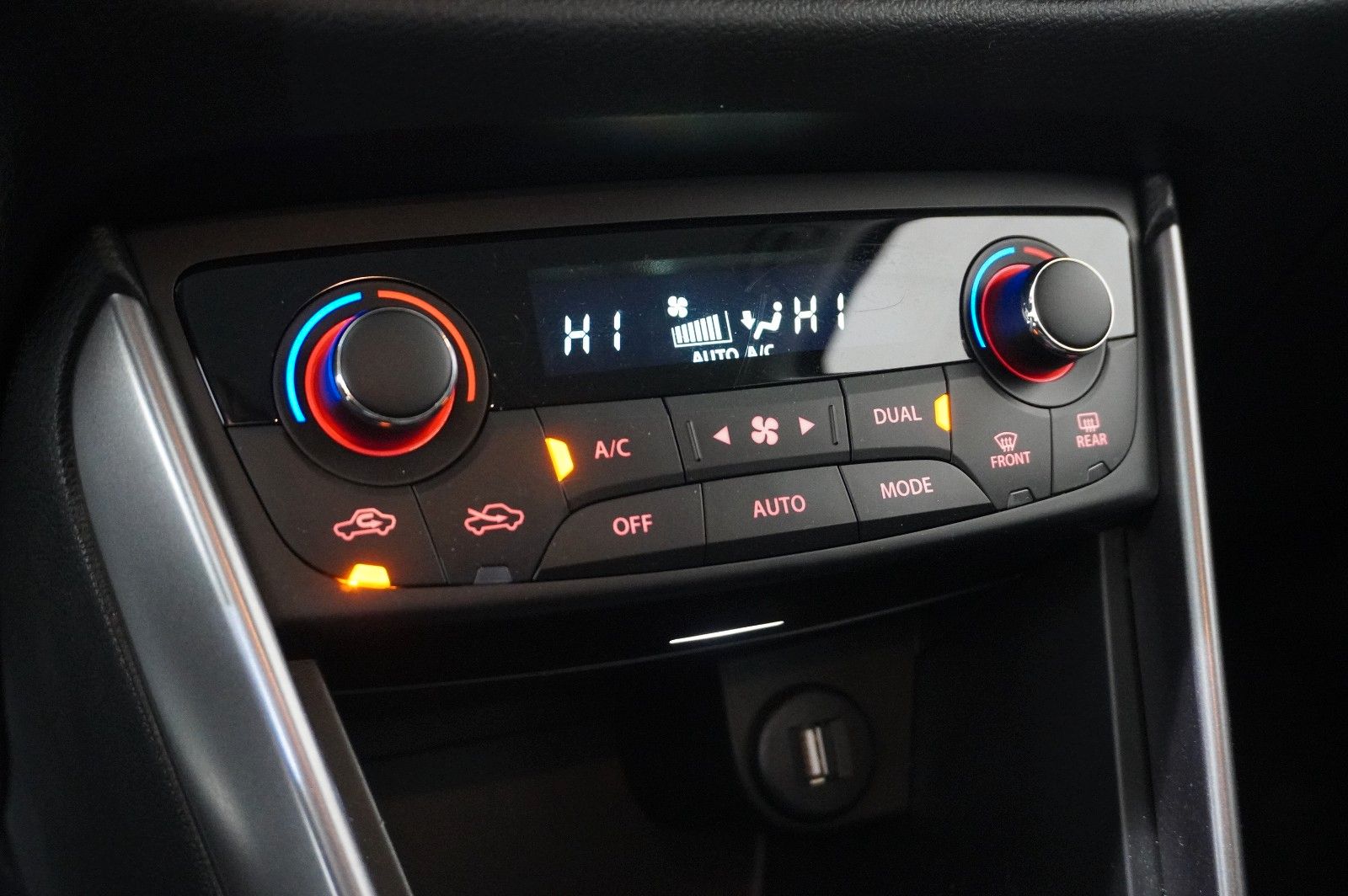 Fahrzeugabbildung Suzuki (SX4) S-Cross 1.4 COMFORT NAVI/LED/KAMERA/SH/DAB