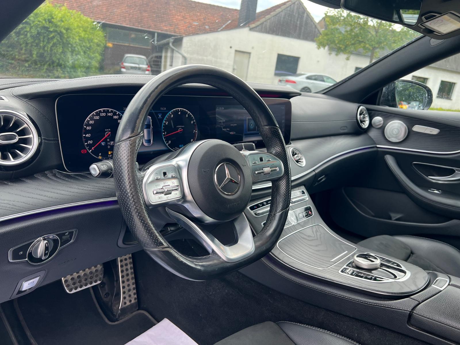 Mercedes-Benz E 300 E Coupe AMG Line Panorama Soft -Close