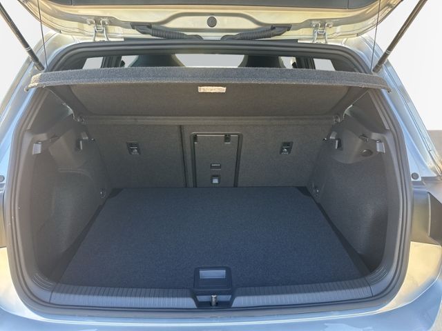 Golf VIII 1.5 eTSI R-LINE DSG Black Style NAVI A