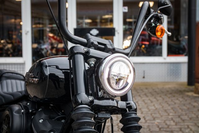 Fahrzeugabbildung Harley-Davidson FXBB STREET BOB SOFTAIL - APE HANGER-