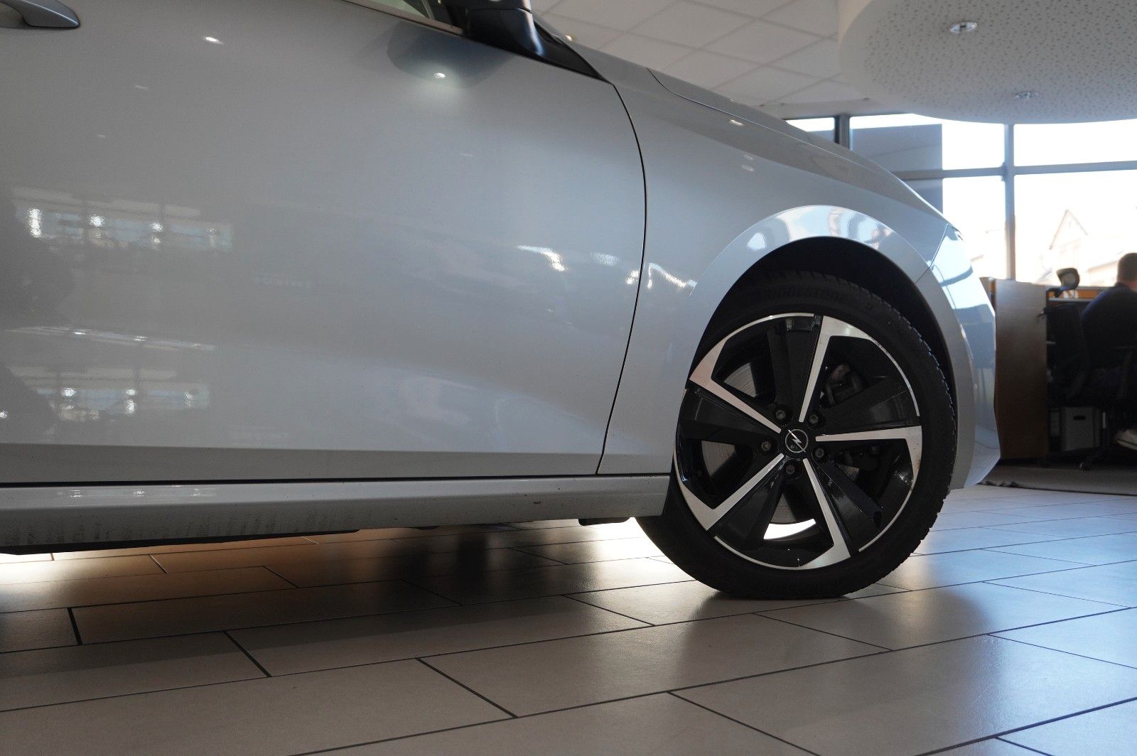 Fahrzeugabbildung Opel Astra L Lim. 1.6 HYBRID ELEGANCE NAVI/LED/KAMERA