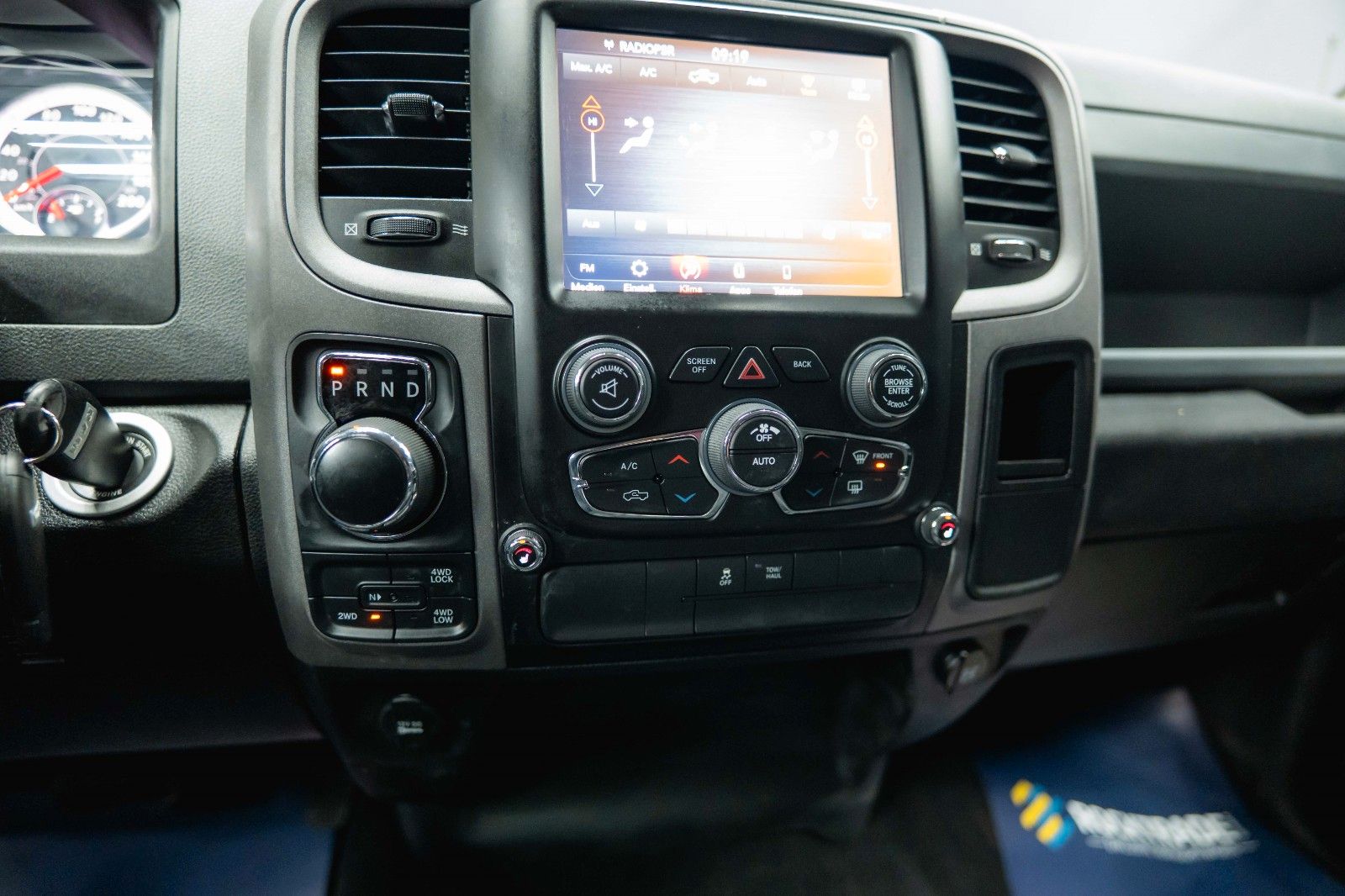 Fahrzeugabbildung Dodge RAM 5.7 V8 HEMI 4x4 OFFROAD Night-Paket *LED*AHK