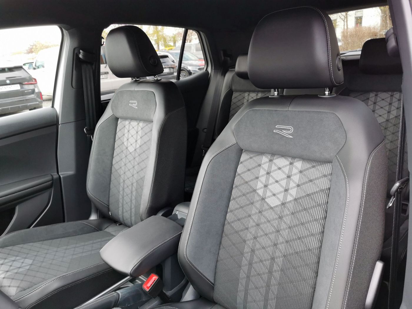 Volkswagen T-Cross - Bild 12