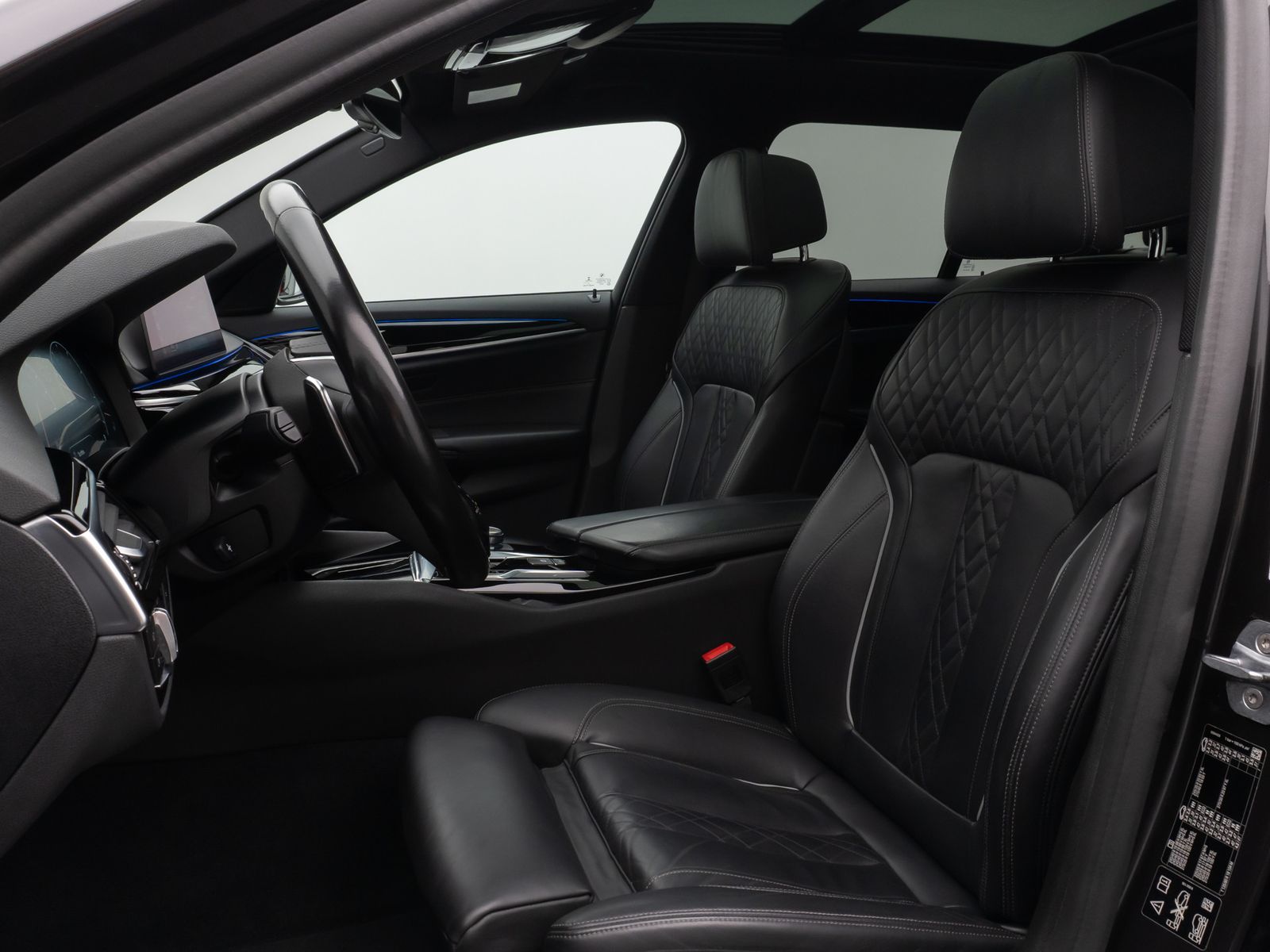 Fahrzeugabbildung BMW 540i xD SportLine Panorama HUD DAB HiFi 4xKlima
