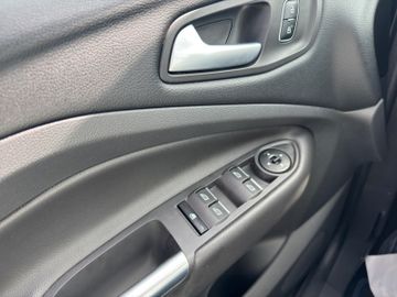 Ford Kuga - 12