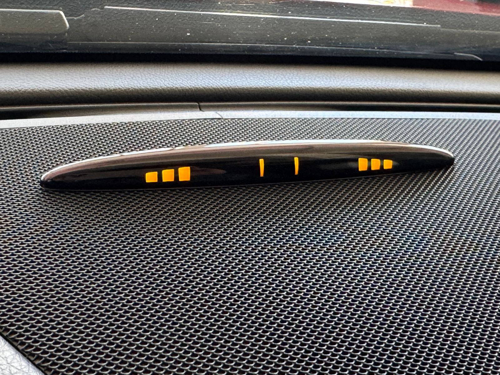 Fahrzeugabbildung Mercedes-Benz GLA 200 7G-DCT SPORTPAKET URBAN NAVI LED KAMERA