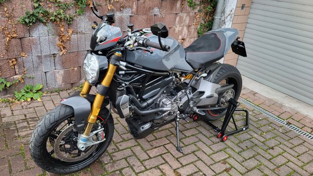 Ducati Monster 1200 S