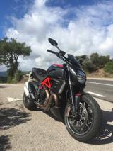 Ducati Diavel Carbon Red - DUCATI 2011 DIAVEL