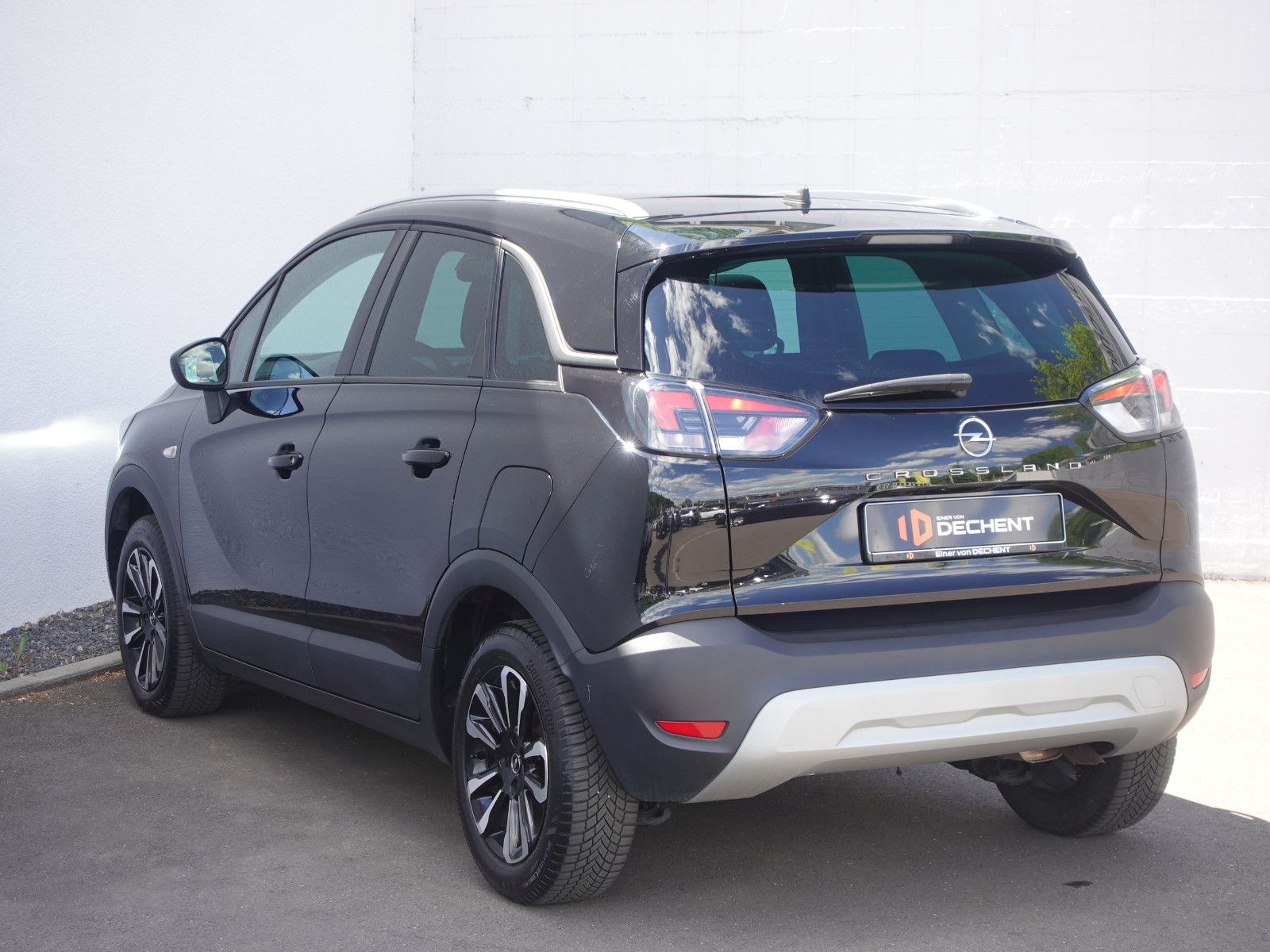 Fahrzeugabbildung Opel Crossland 1.2T AUTOMATIK,Navi,Pano,Allwetter,LED